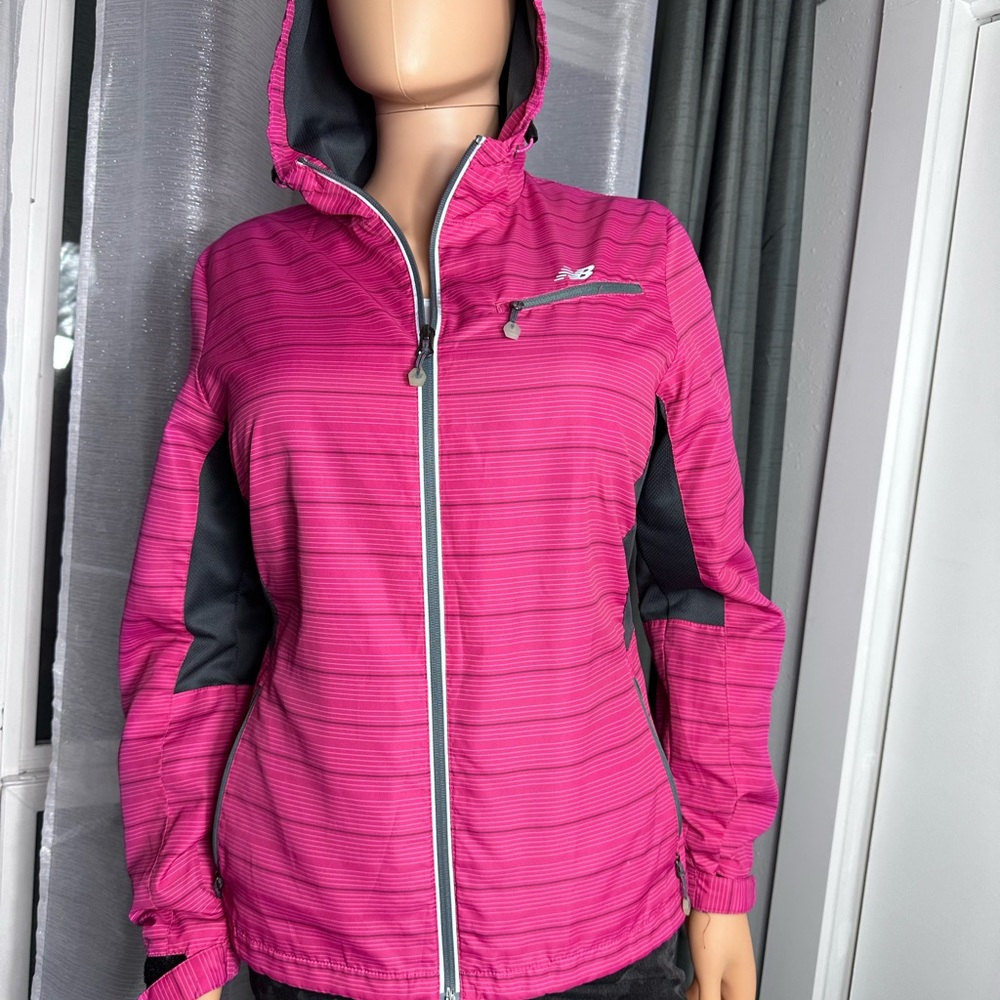 New Balance Polyester Insulation Activewear Jackets for Women, size M,